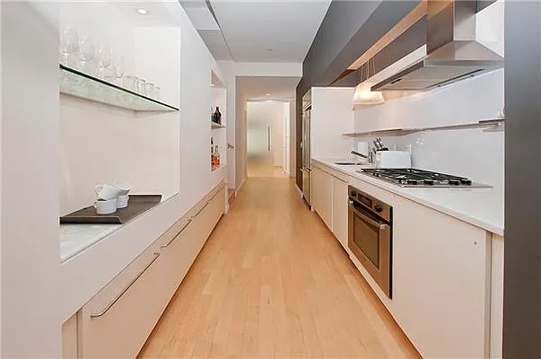 Rented by Azulay Group | media 35