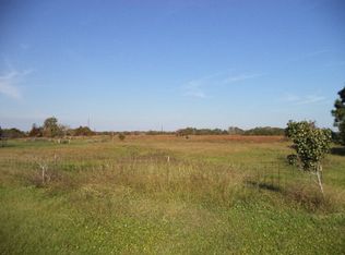 35 Davis Rd, Seadrift, TX 77983