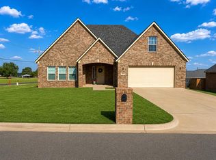 1801 Del Rio St, Clinton, OK 73601