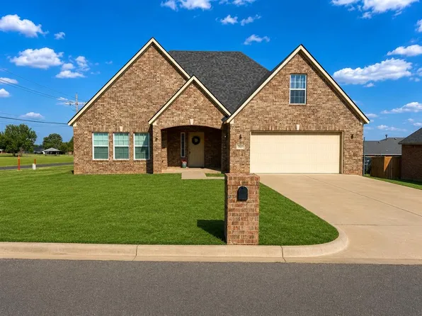 1801 Del Rio St, Clinton, OK 73601