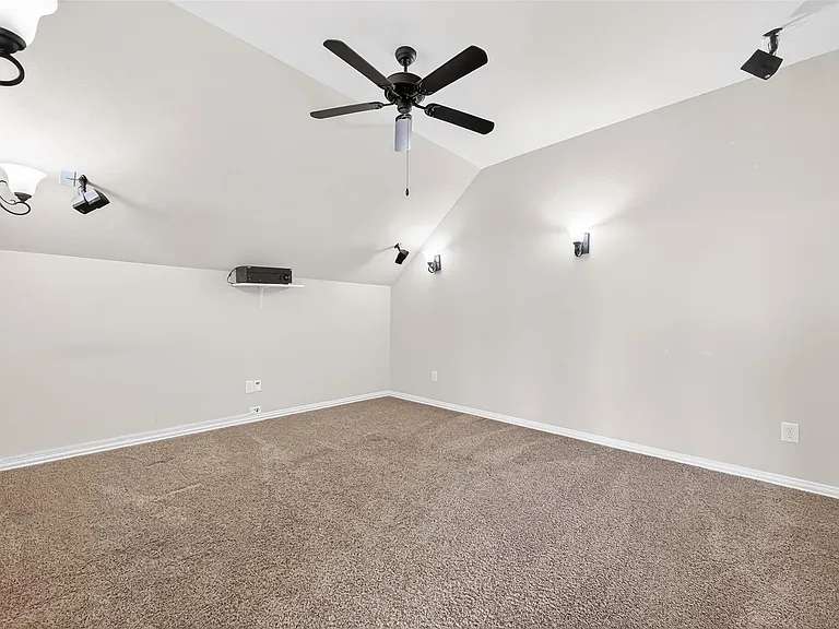 7035 Belle Meadow Ln — Photo 38