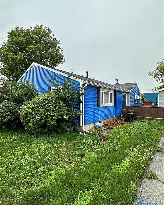 1st image of 1116 W College Ave