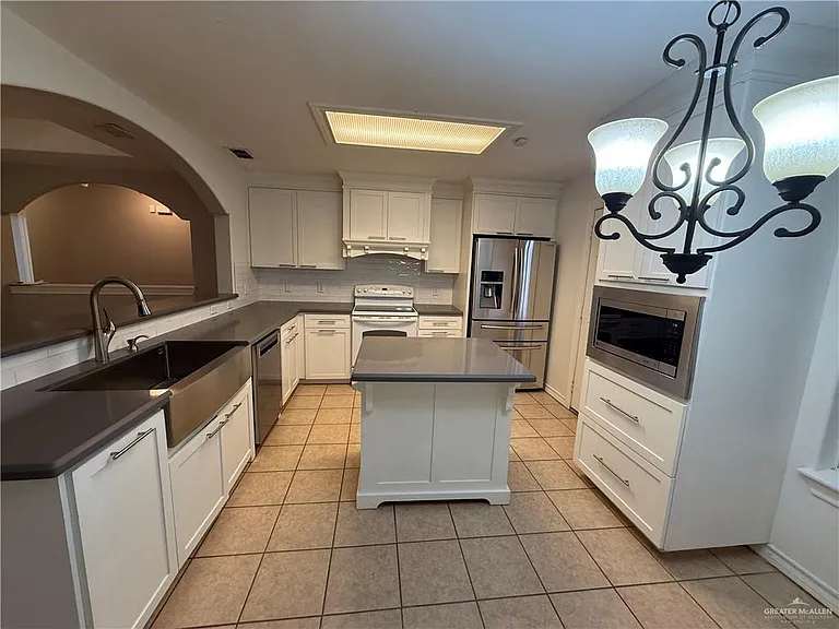 3836 Frontier Dr — Photo 6