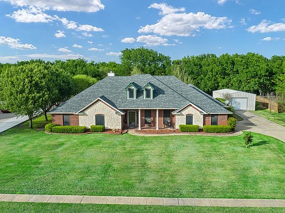 4th image of 312 Country View Ln