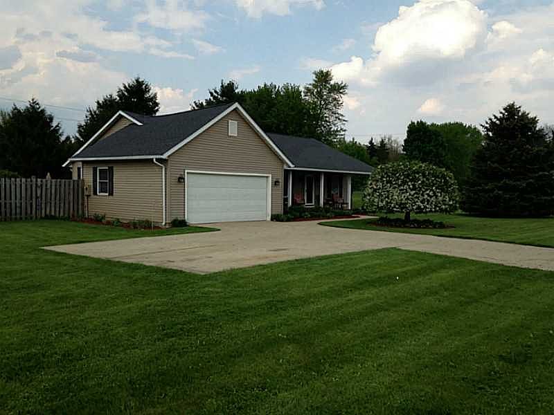 1st image of 3934 Hillside Dr