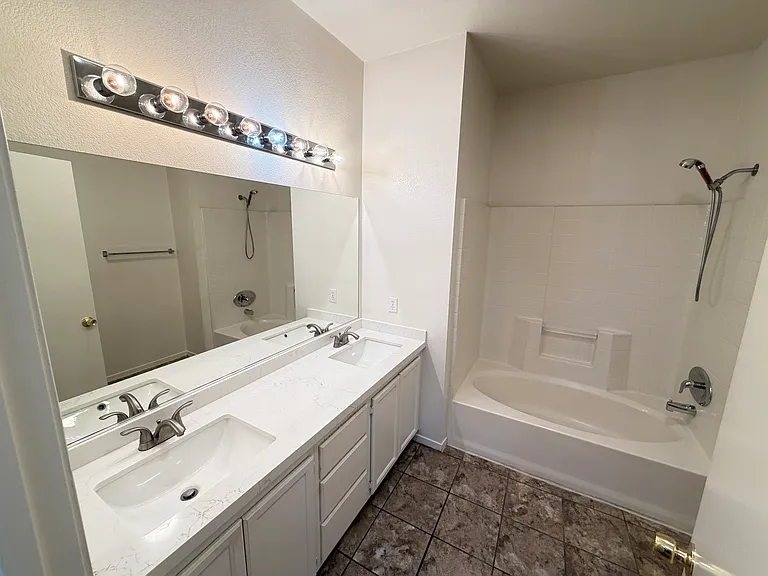 7241 Indian Creek Ln #201 — Photo 30