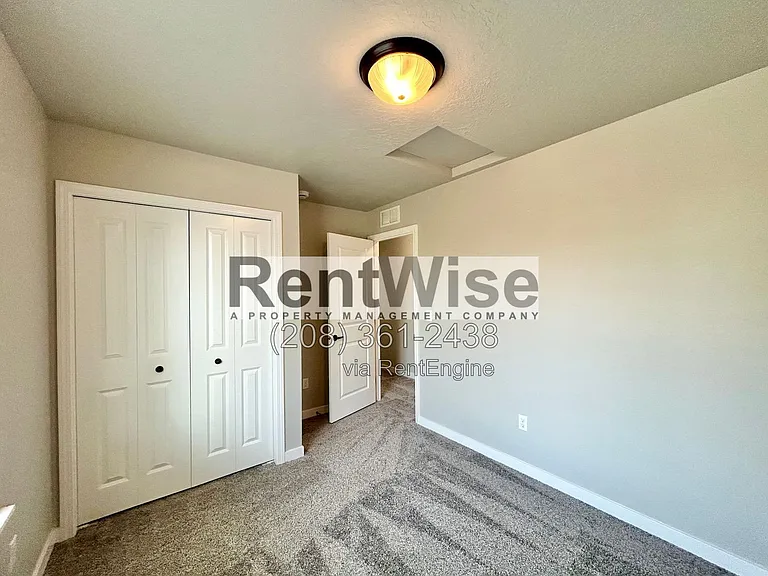 1897 N Justin Ave — Photo 17
