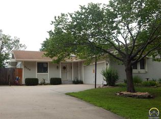 3748 SW Wood Valley Dr, Topeka, KS 66610