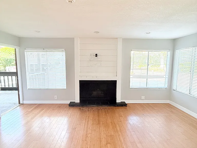 4821 Maytime Ln — Photo 3