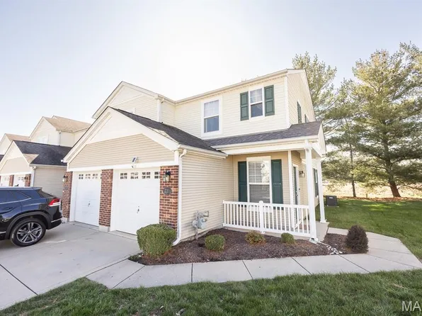 2058 Celebration Park Cir, Belleville, IL 62220