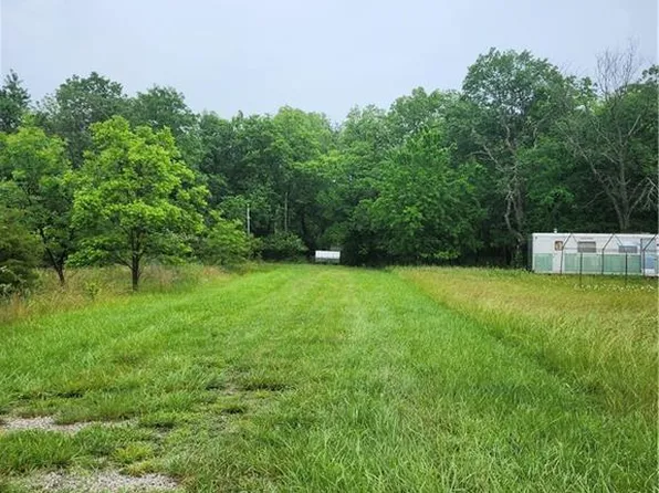 30-34 38 Brave Dr, Lacygne, KS 66040