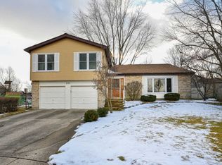 233 Seneca Ct, Bolingbrook, IL 60440