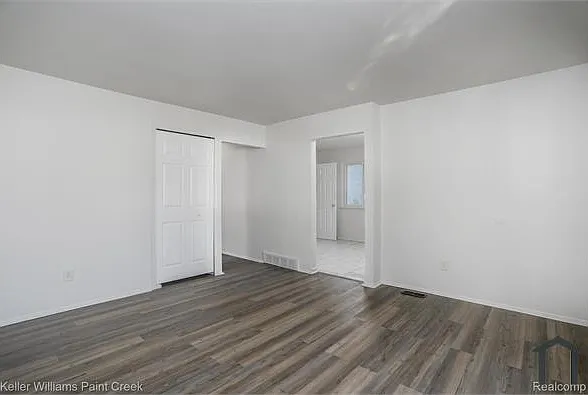 8278 Chalmers Ave — Photo 3