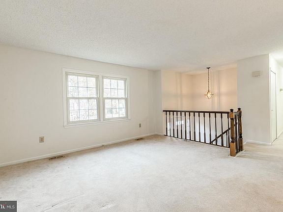 5th image of 2159 Wessex Ct