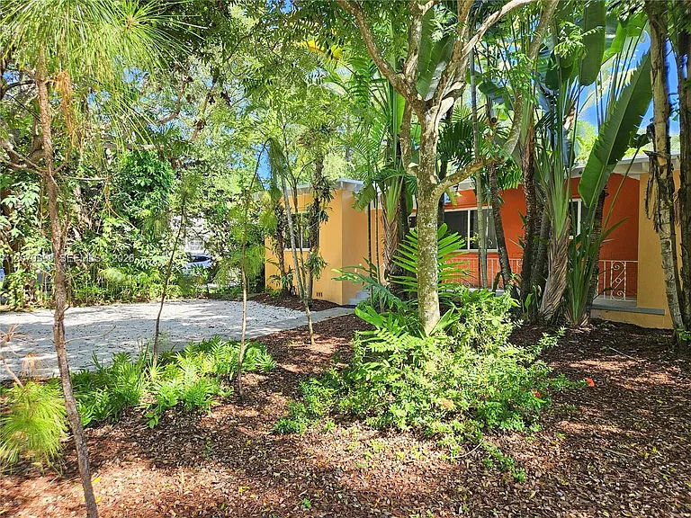 6624 SW 78th Ter — Photo 36