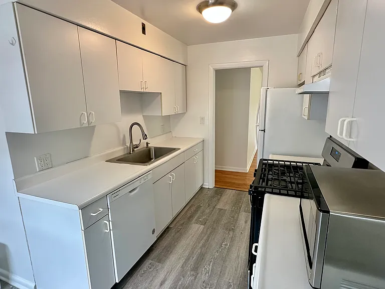 5452 Brummel St #HSE — Photo 7