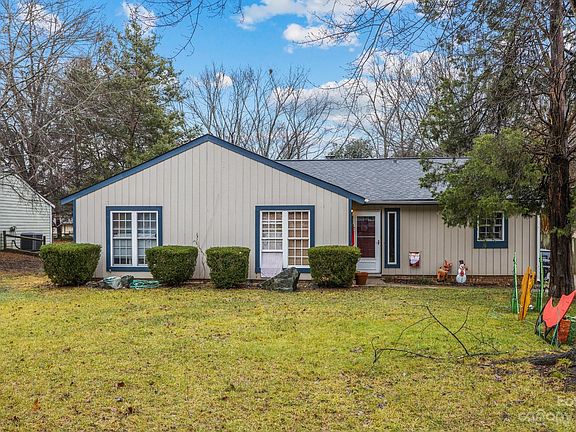 2nd image of 11413 Moonridge Dr