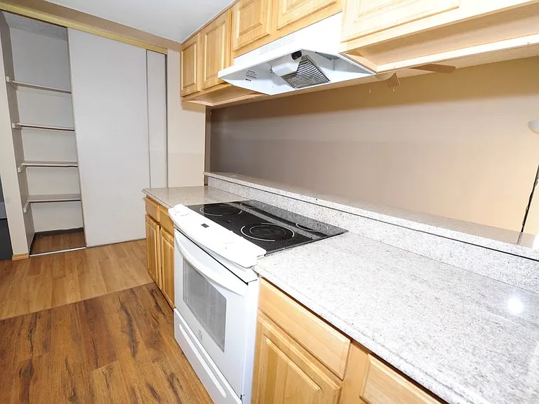1956 S Oswego Way — Photo 8