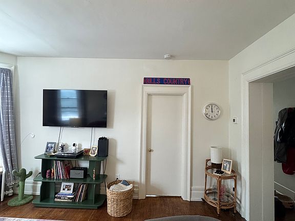 3rd image of 341 Richmond Ave APT 2
