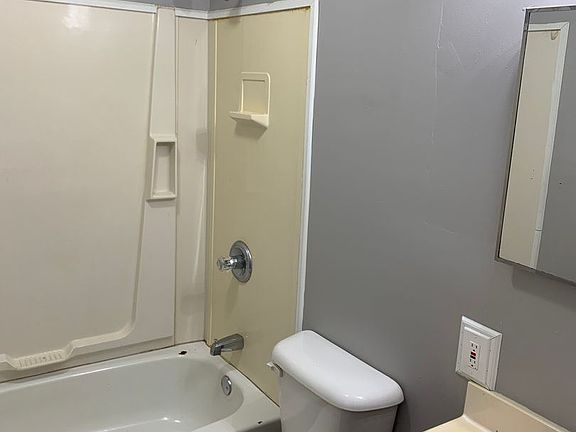 4th image of 3853 Potomac St #3855