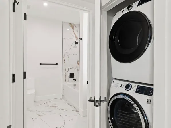 4525 Bergenwood Avenue image 9 of 12