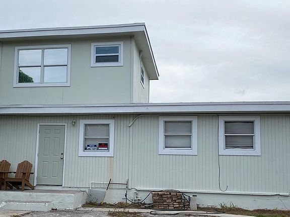 2nd image of 810 N E Street