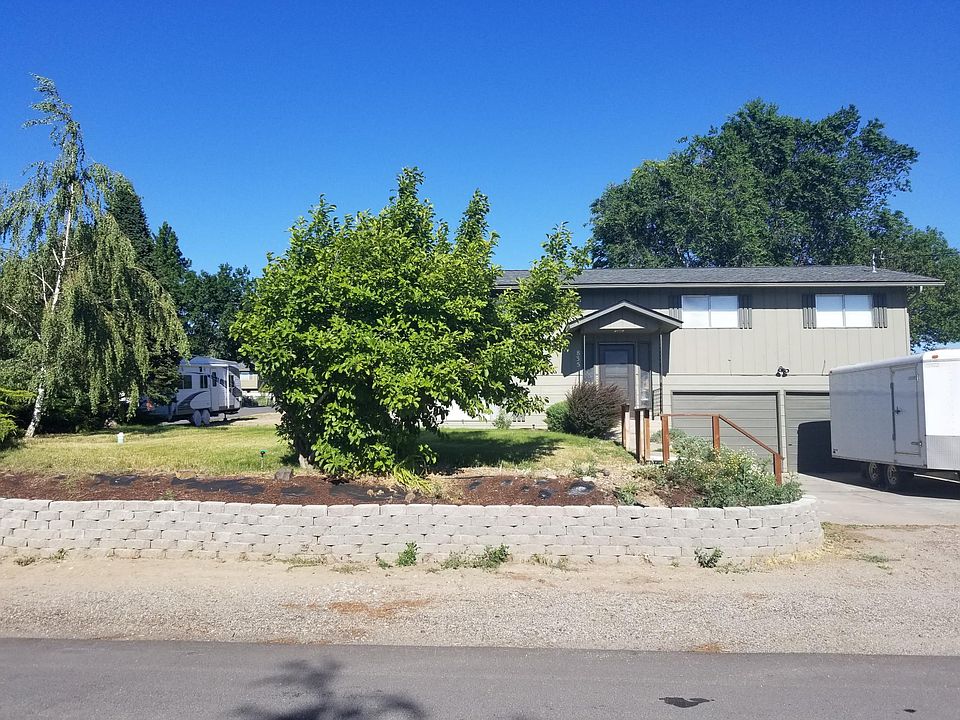 1st image of 835 N Iowa Ave