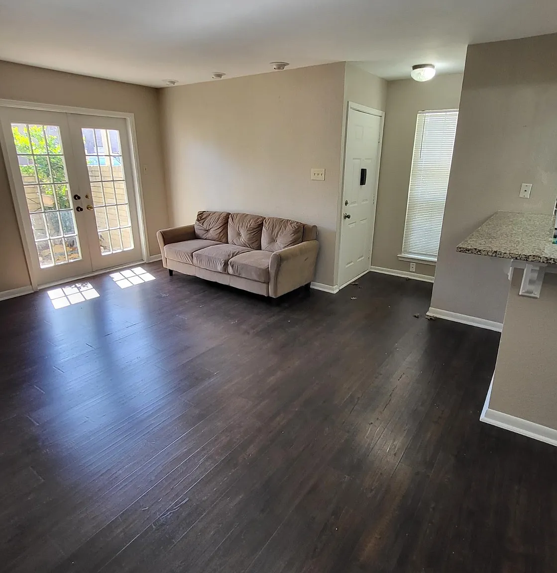 2 bed, 996 sqft, $1,350 — Photo 3