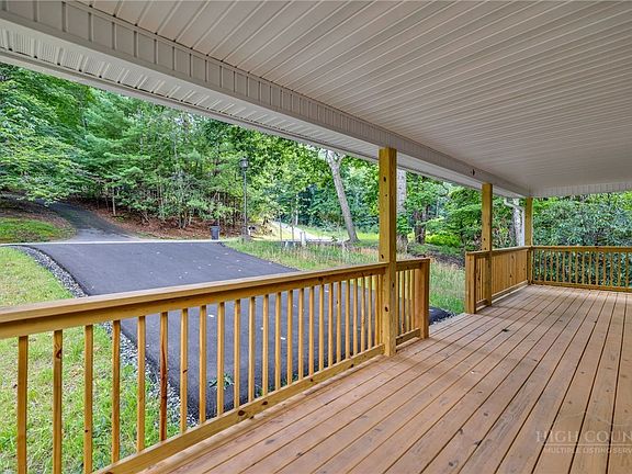 3rd image of 360 Laurel Lane