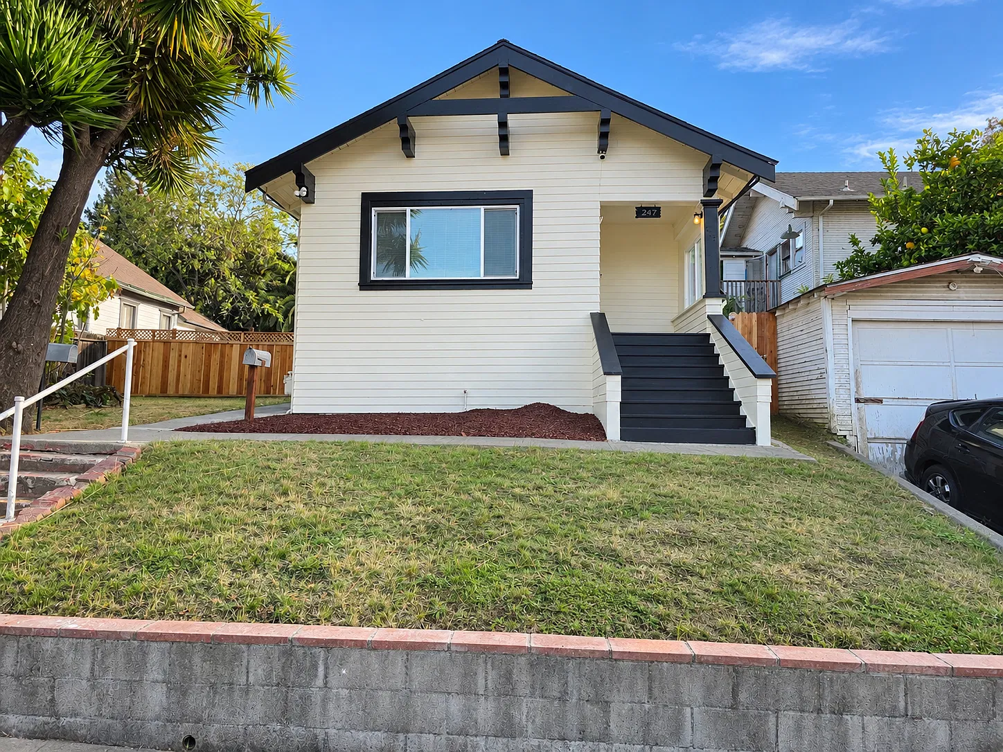 2 bed, 1100 sqft, $2,640 — Photo 1