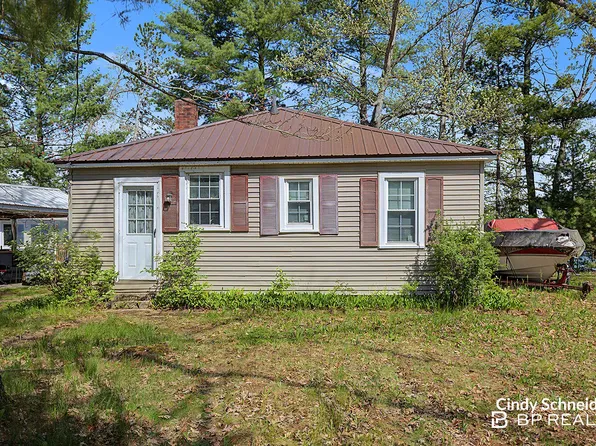 14360 Lake Dr, Idlewild, MI 49642