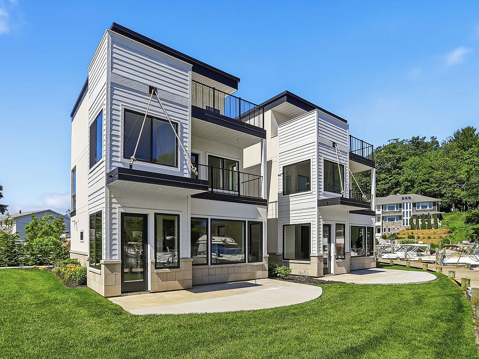 1st image of 3 N Bailey Ave #2