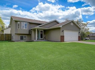 6982 4th Street Ct N, Oakdale, MN 55128