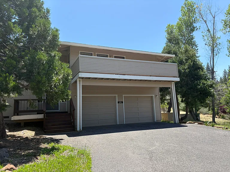 939 Fairway Ct — Photo 4
