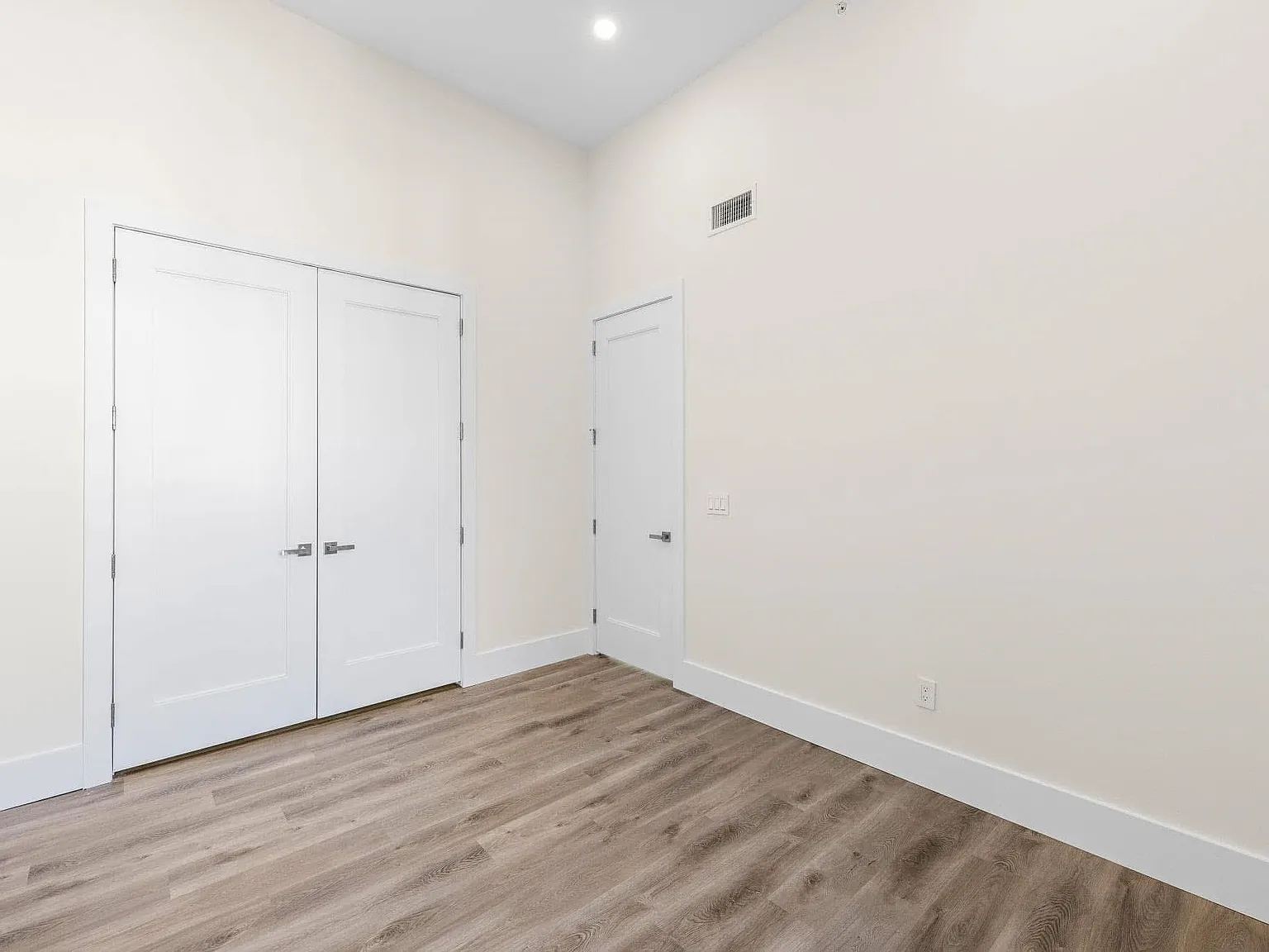 2 bed, 2.0 bath, 1000 sqft, $3,100 — Photo 4