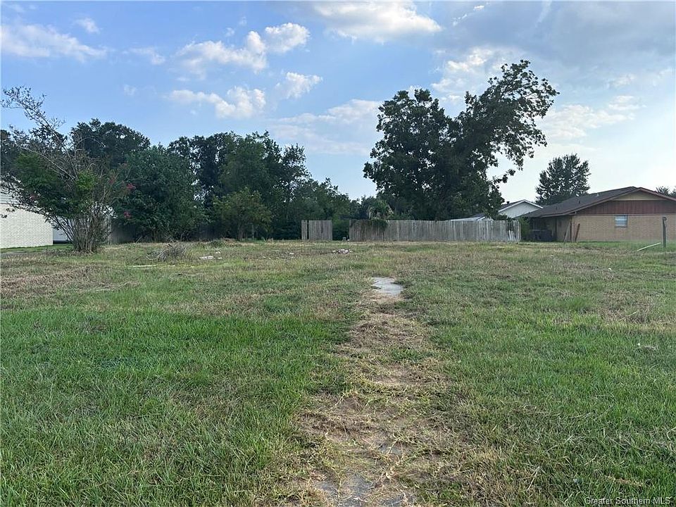 2nd image of 1009 Jefferson Dr