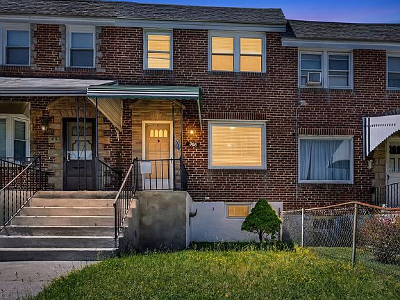 2nd image of 303 Arden Rd W