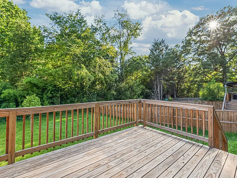 3905 Plainview Rd — Photo 50