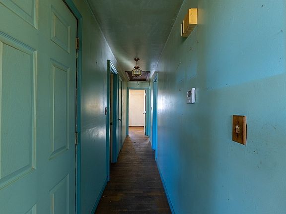 5th image of 8 Old Meetinghouse Rd