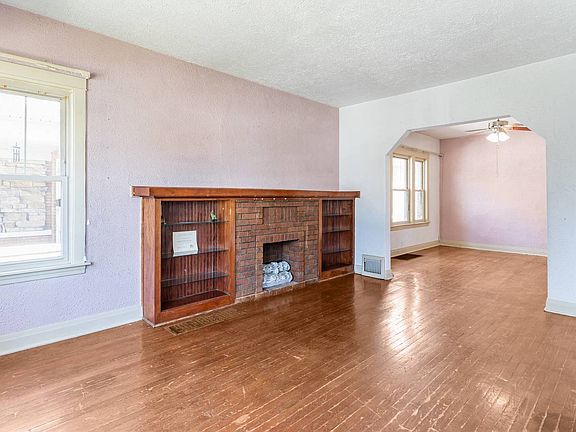 2nd image of 5941 W Waveland Ave