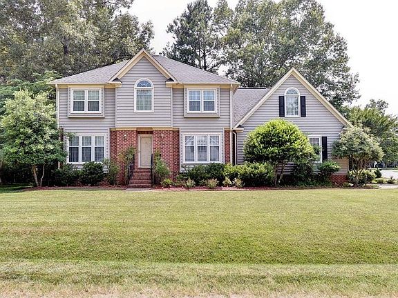 2nd image of 133 Old Carriage Way
