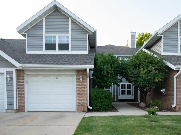 22 Pluim Dr APT 22, Waupun, WI 53963