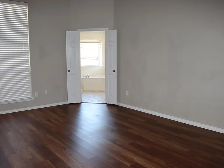1548 Idlewild Dr — Photo 8