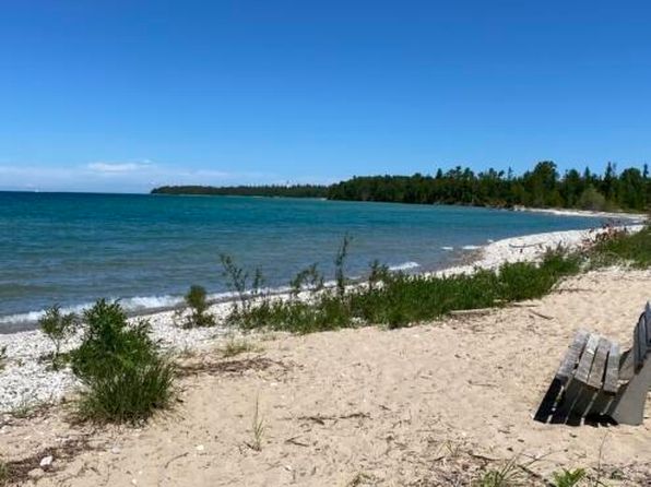 6374 Wilderness Cir, Presque Isle, MI 49777
