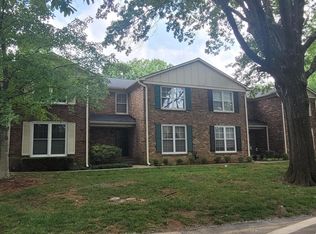 941 Burning Springs Cir, Louisville, KY 40223