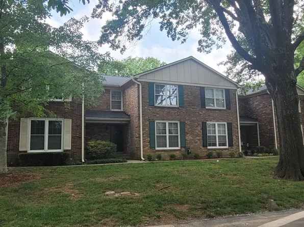 941 Burning Springs Cir, Louisville, KY 40223