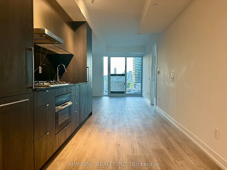 771 Yonge St #1706 — Photo 4