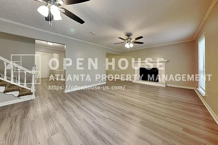 2075 Pinella Dr — Photo 3