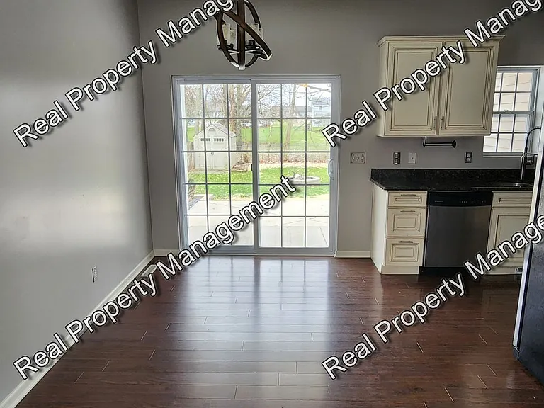 9405 W 142nd Pl — Photo 5