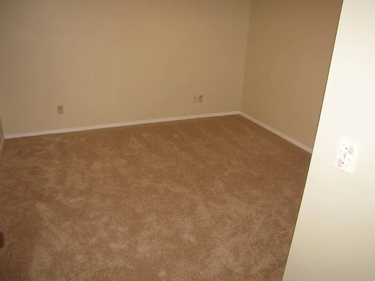 459 Mall Blvd — Photo 11
